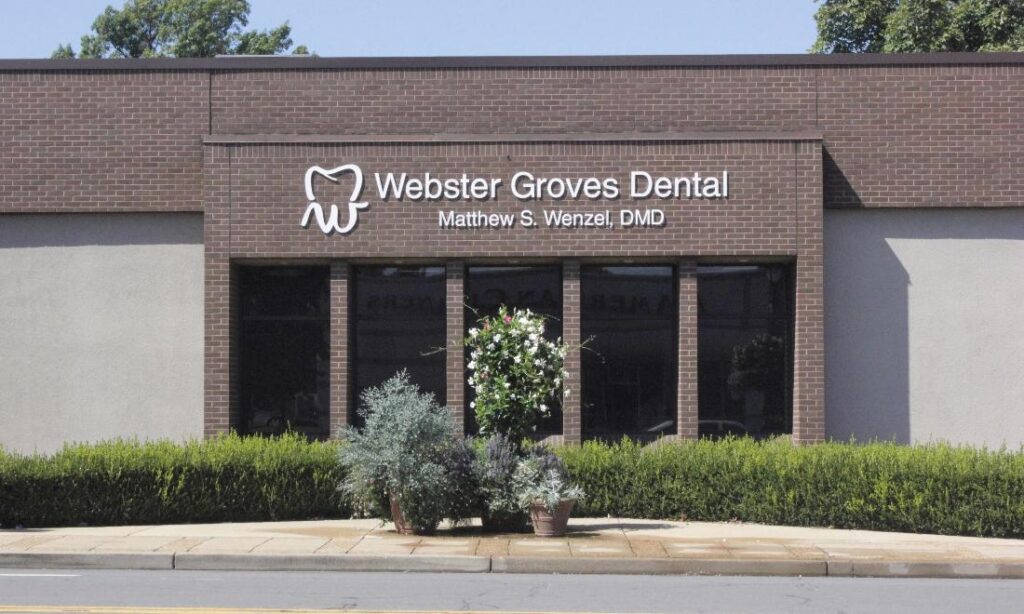 Webster Groves Dental office exterior on Big Bend Boulevard in Webster Groves, MO